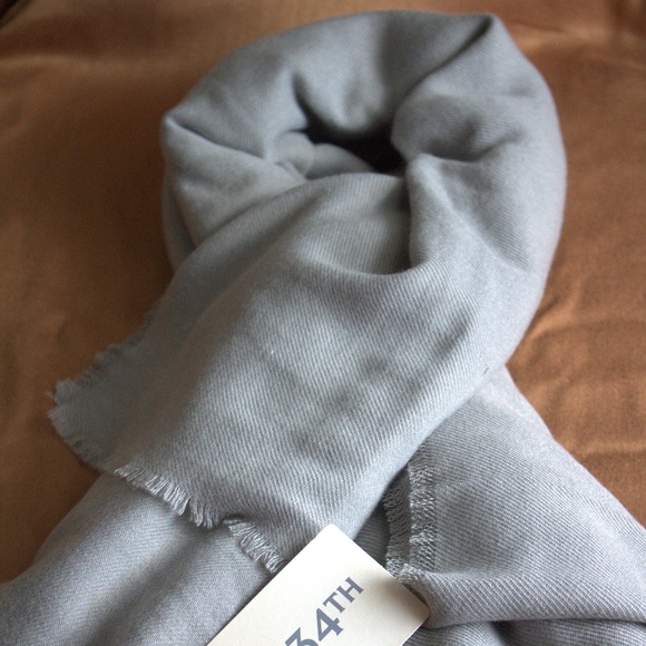 On 34th Women's Solid Supersoft Wrap Scarf Grey - Picture 1 of 3